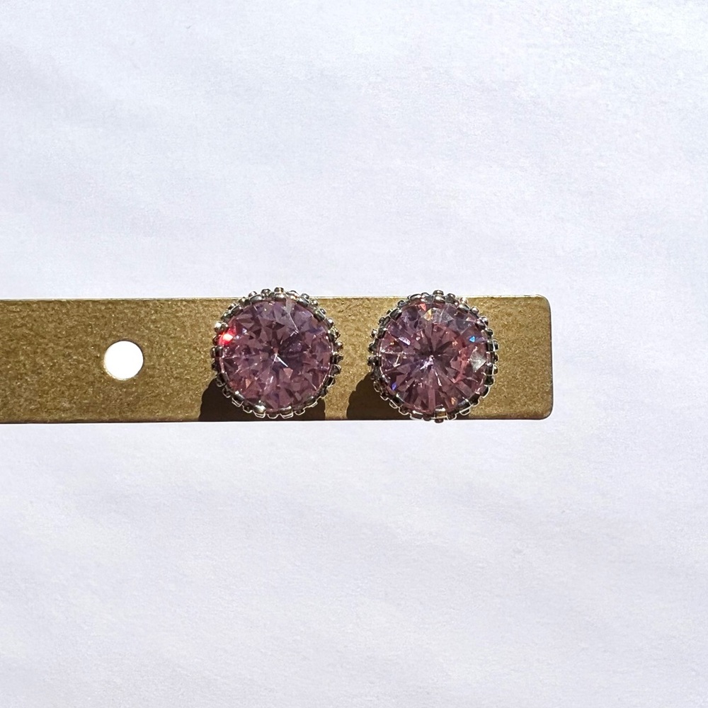 ✨Passion Stud Earrings✨